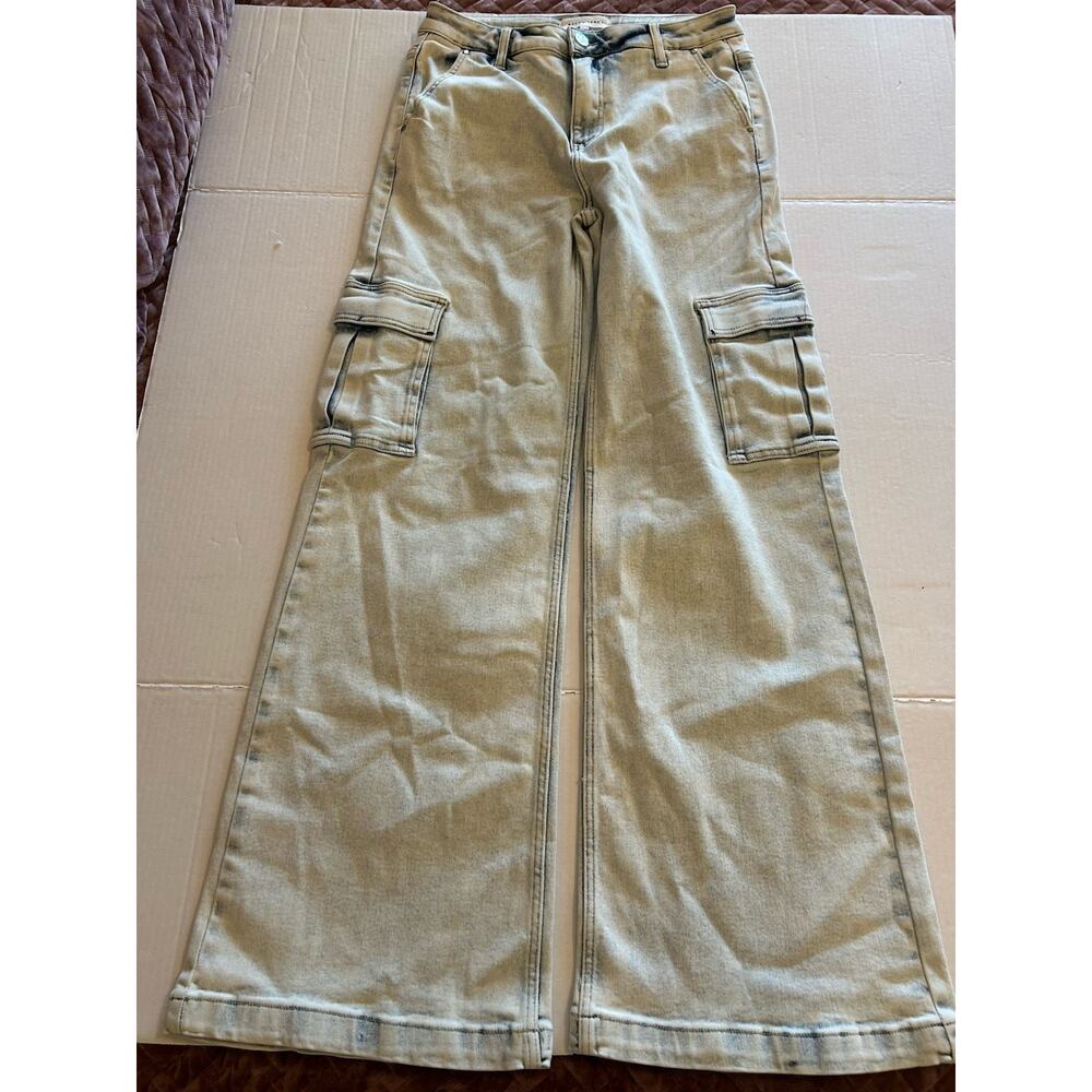 NWT Risen Jeans Women's Light Denim Wide Leg Cargo Pockets Sz 9/29 - Picture 8 of 13